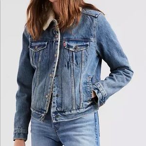 NWT Levi’s Original Sherpa Trucker Jacket